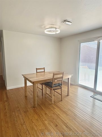 924 W Park Avenue, Checotah, OK 74426