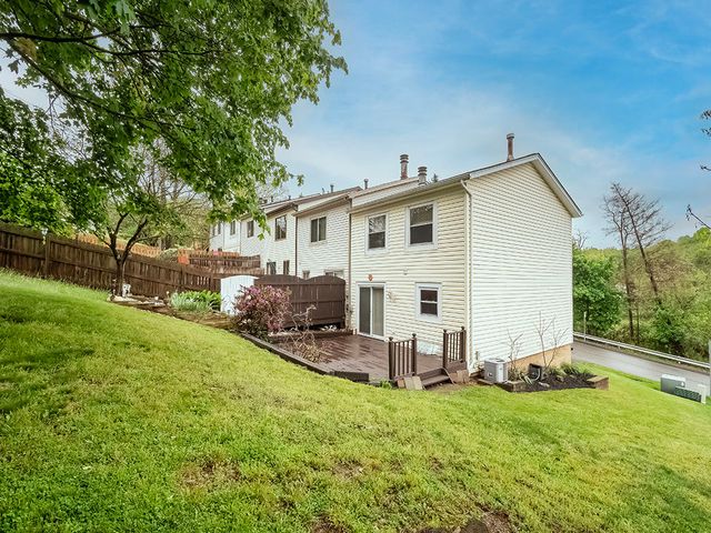 3252 Camberly DRIVE, Hampton, PA 15044