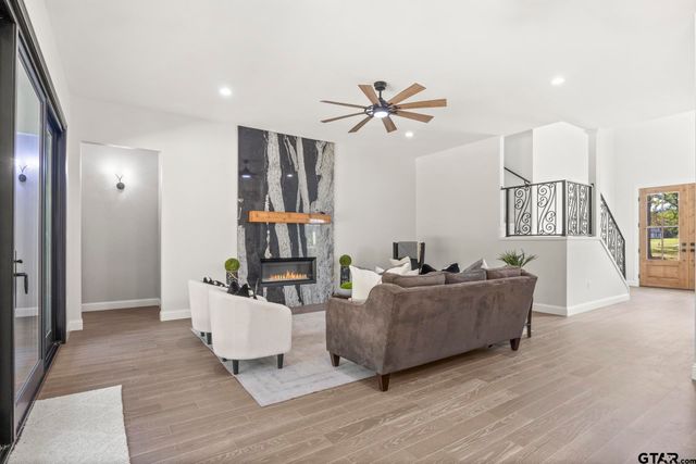 1013 County Road 4420, Mt Pleasant, TX 75455