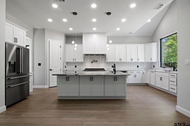 1013 County Road 4420, Mt Pleasant, TX 75455