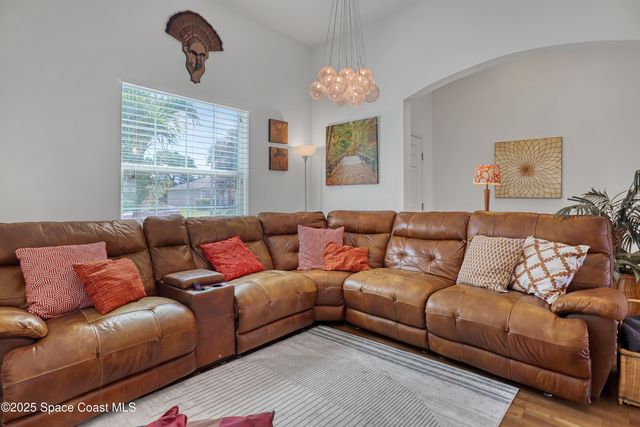 1121 Morgan Circle NE, Palm Bay, FL 32905