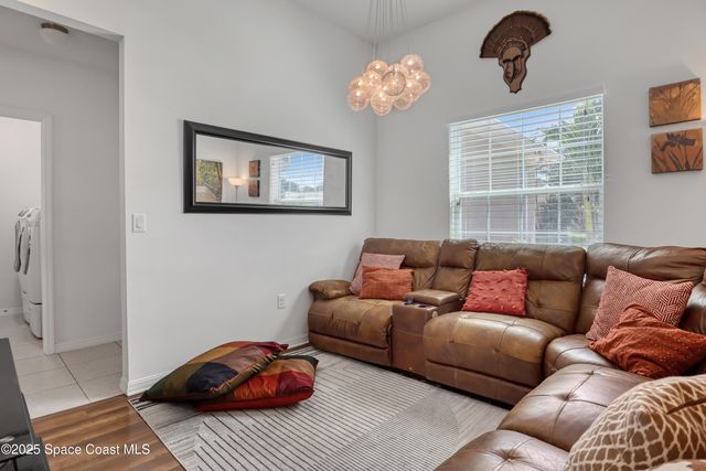 1121 Morgan Circle NE, Palm Bay, FL 32905