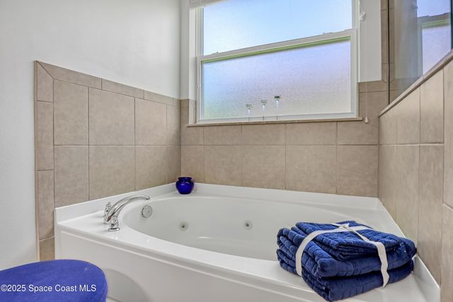 1121 Morgan Circle NE, Palm Bay, FL 32905