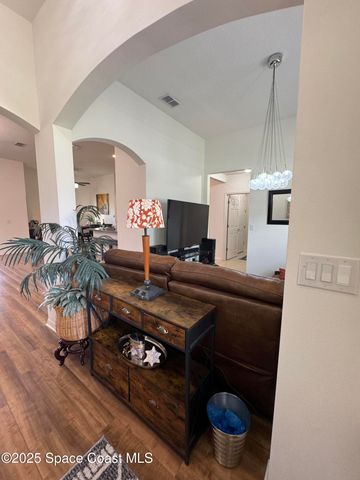 1121 Morgan Circle NE, Palm Bay, FL 32905