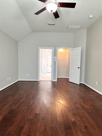 18507 S Raven Shore Drive, Cypress, TX 77433