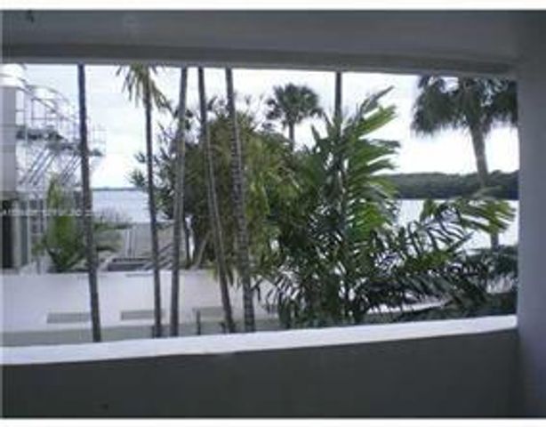 500 BAYVIEW Drive 122, Sunny Isles Beach, FL 33160