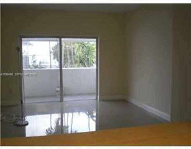 500 BAYVIEW Drive 122, Sunny Isles Beach, FL 33160