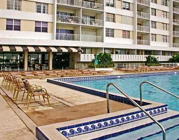 500 BAYVIEW Drive 122, Sunny Isles Beach, FL 33160