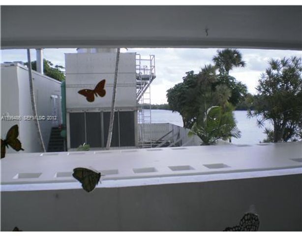 500 BAYVIEW Drive 122, Sunny Isles Beach, FL 33160
