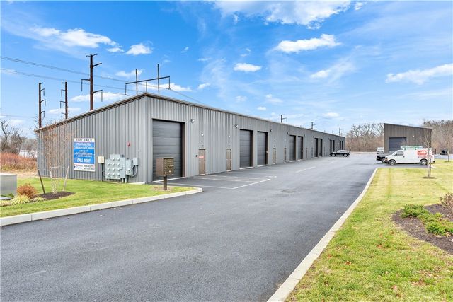 2360 Plainfield Pike 7, Cranston, RI 02921