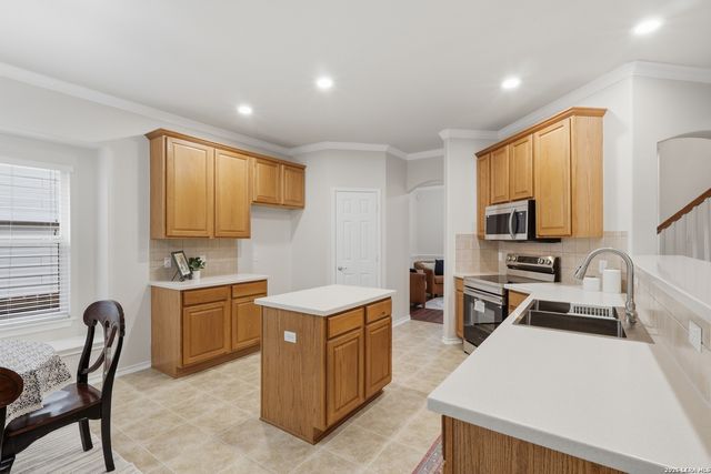 936 PERSIAN GDN, San Antonio, TX 78260