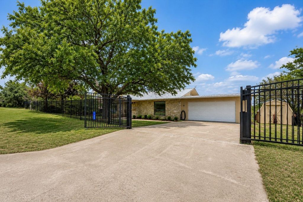 125 Winding WAY, Sunrise Beach, TX 78643