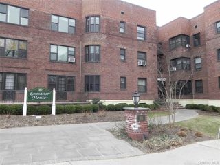 160 S Middle Neck Road 3A, Great Neck, NY 11021