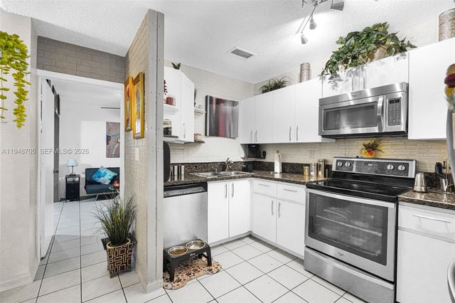 14344 SW 159th Ter, Miami, FL 33177