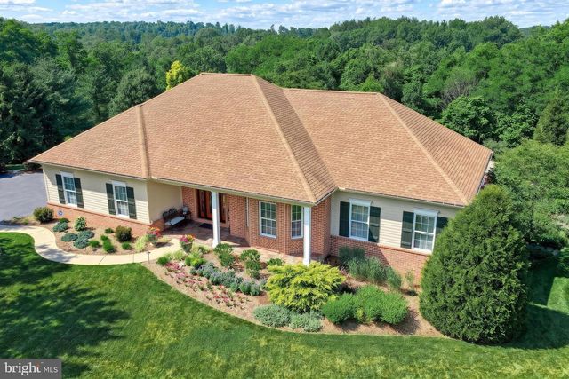 105 BELLOWS CT, Lewisberry, PA 17339