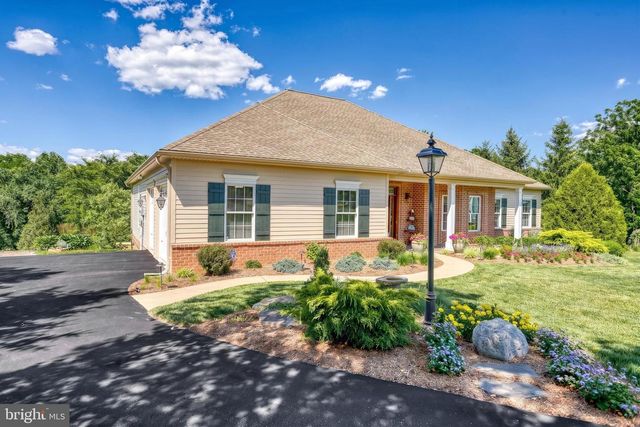 105 BELLOWS CT, Lewisberry, PA 17339