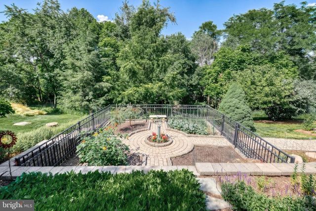 105 BELLOWS CT, Lewisberry, PA 17339