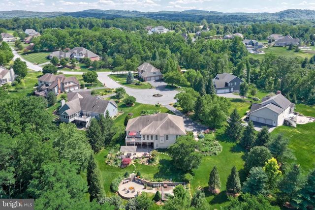 105 BELLOWS CT, Lewisberry, PA 17339