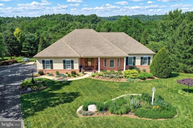105 BELLOWS CT, Lewisberry, PA 17339