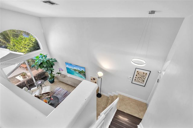 16601 Sapphire Mnr, Weston, FL 33331