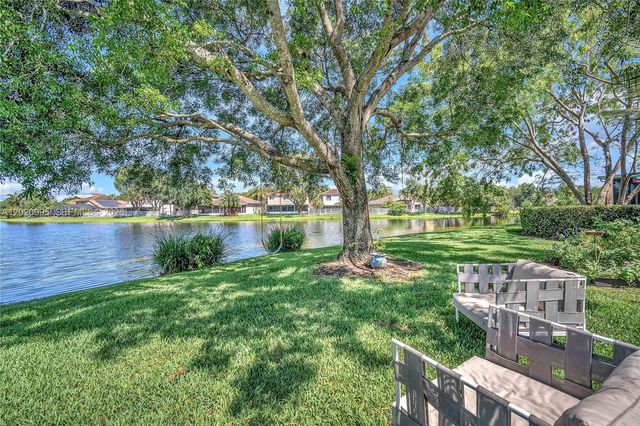 16601 Sapphire Mnr, Weston, FL 33331