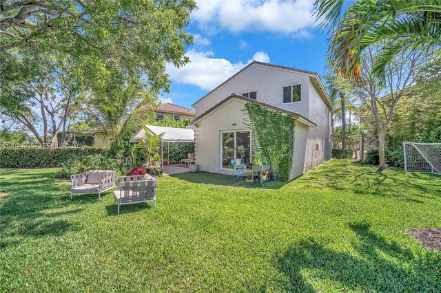16601 Sapphire Mnr, Weston, FL 33331