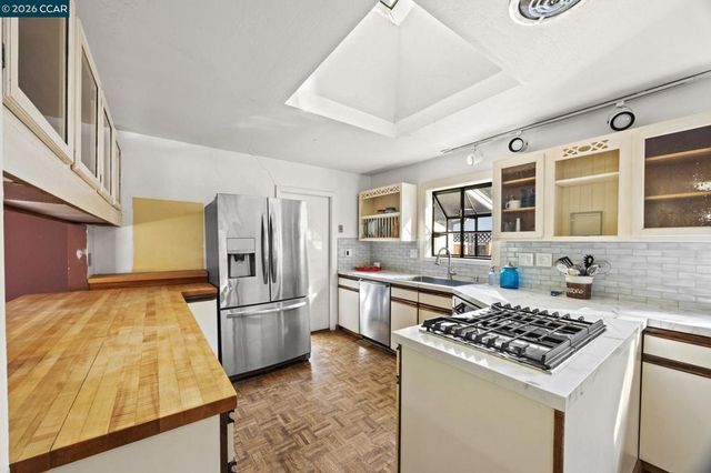 37 Cornell Ct, Pleasant Hill, CA 94523