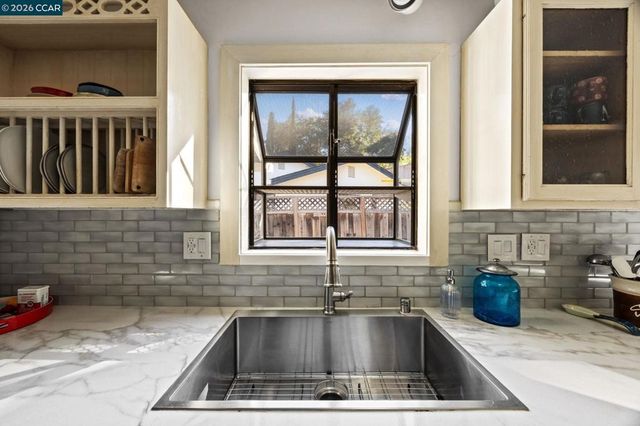 37 Cornell Ct, Pleasant Hill, CA 94523