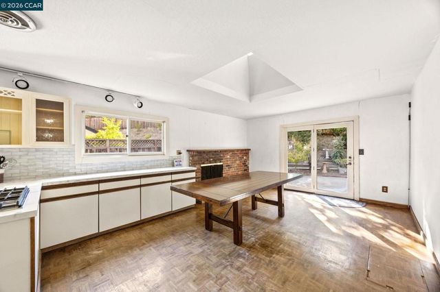 37 Cornell Ct, Pleasant Hill, CA 94523