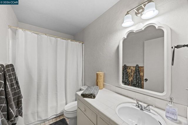 37 Cornell Ct, Pleasant Hill, CA 94523