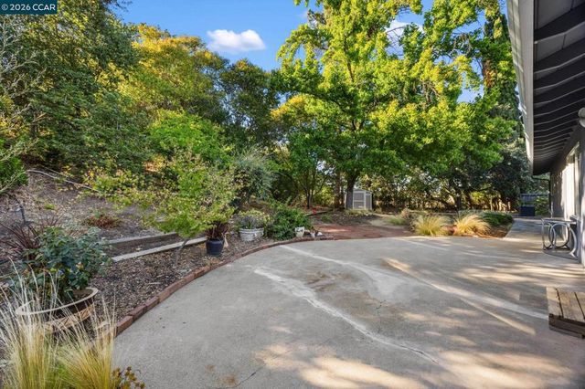 37 Cornell Ct, Pleasant Hill, CA 94523