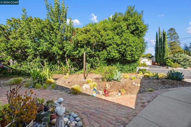 37 Cornell Ct, Pleasant Hill, CA 94523