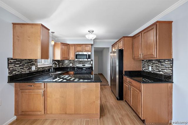 4058 Colonial Boulevard, Troy, MI 48085