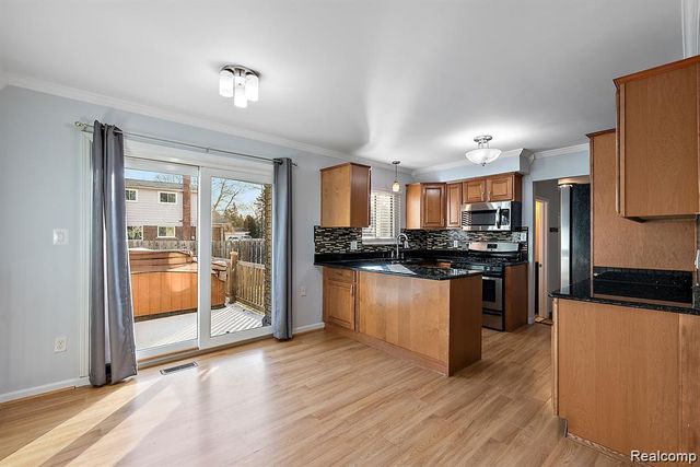 4058 Colonial Boulevard, Troy, MI 48085