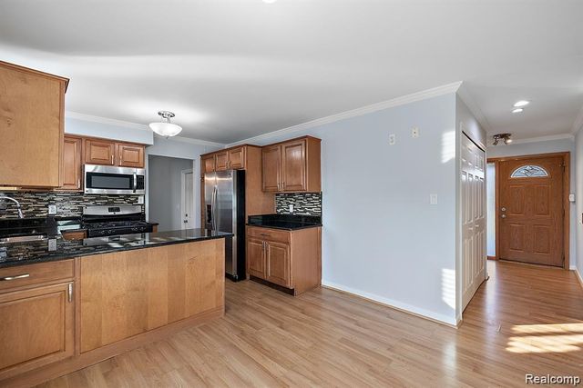 4058 Colonial Boulevard, Troy, MI 48085