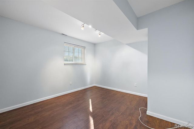 4058 Colonial Boulevard, Troy, MI 48085