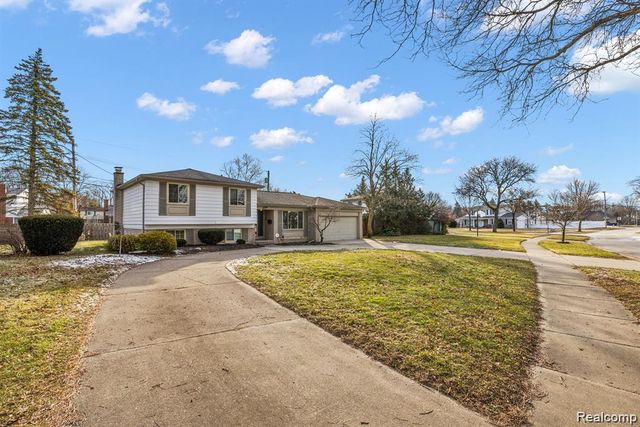 4058 Colonial Boulevard, Troy, MI 48085