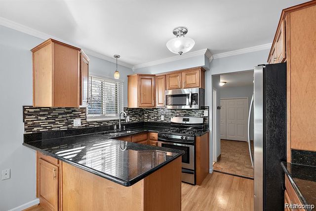 4058 Colonial Boulevard, Troy, MI 48085