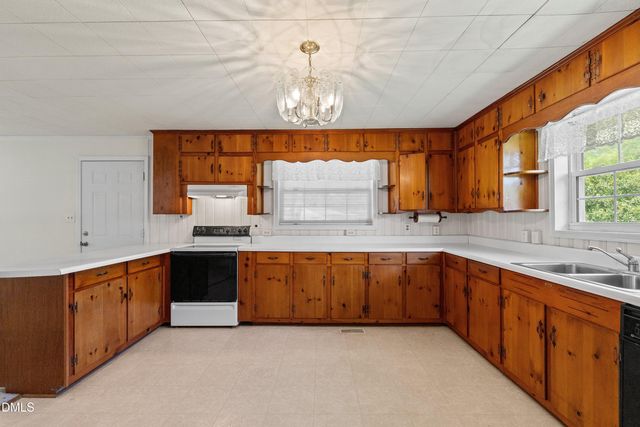 2307 Us 70-a E, Pine Level, NC 27568