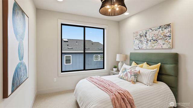 1015 N 35th Street, Renton, WA 98056