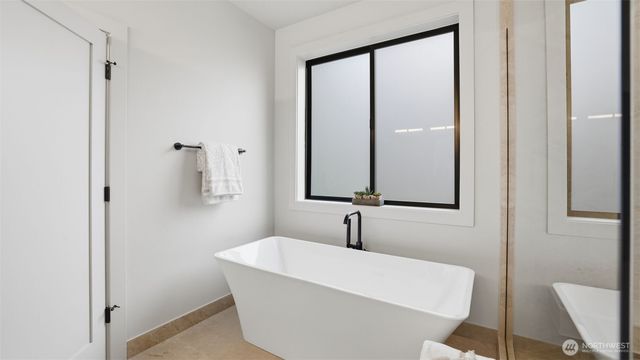 1015 N 35th Street, Renton, WA 98056