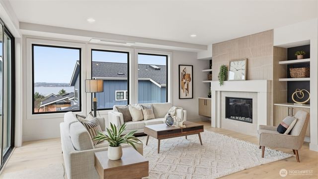 1015 N 35th Street, Renton, WA 98056