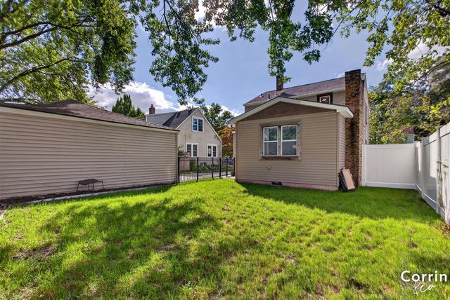2416 Aleda Avenue, Grand Rapids, MI 49507