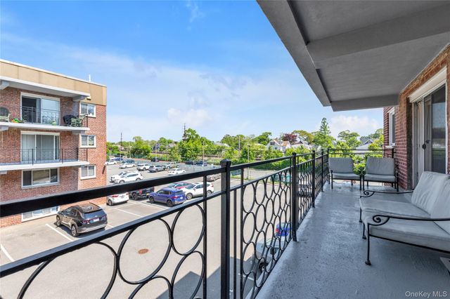 200 Atlantic Avenue 209, Lynbrook, NY 11563