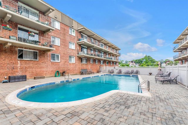200 Atlantic Avenue 209, Lynbrook, NY 11563