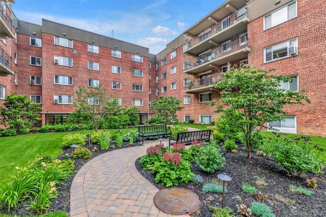 200 Atlantic Avenue 209, Lynbrook, NY 11563