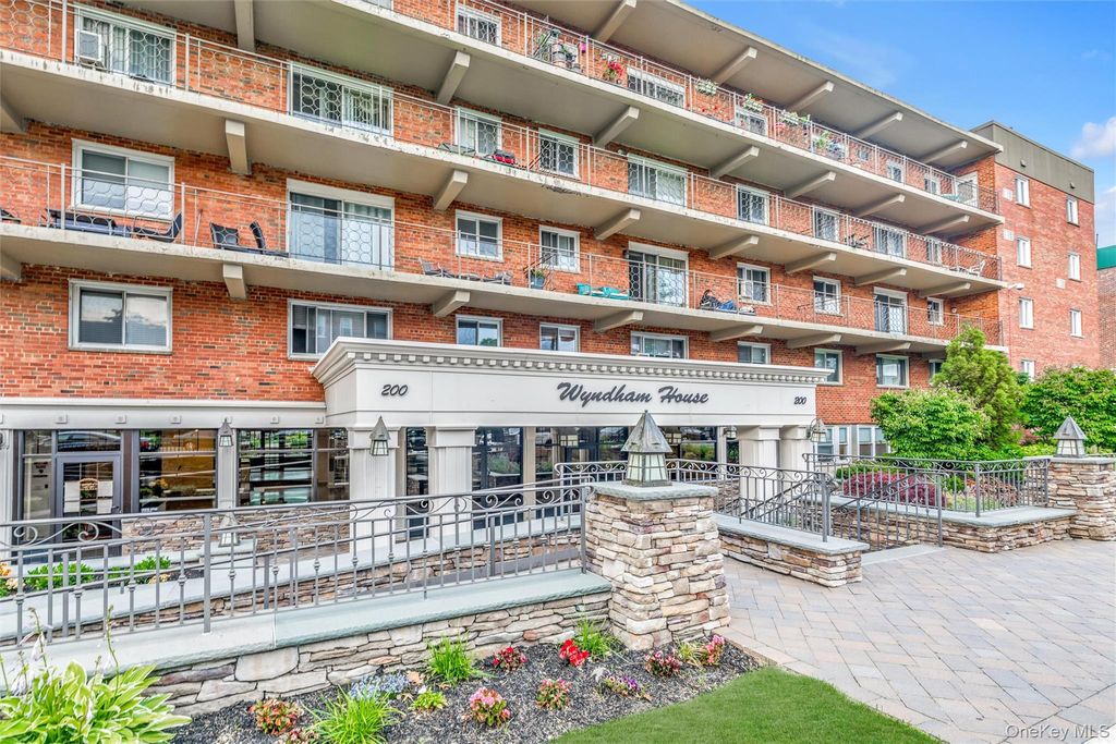 200 Atlantic Avenue 209, Lynbrook, NY 11563