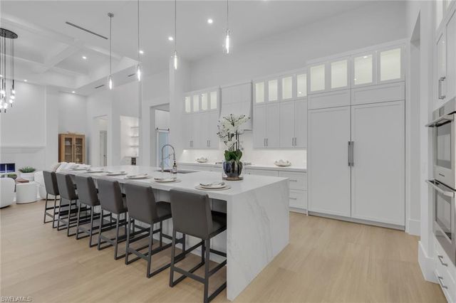 5025 Boxwood WAY, Naples, FL 34116