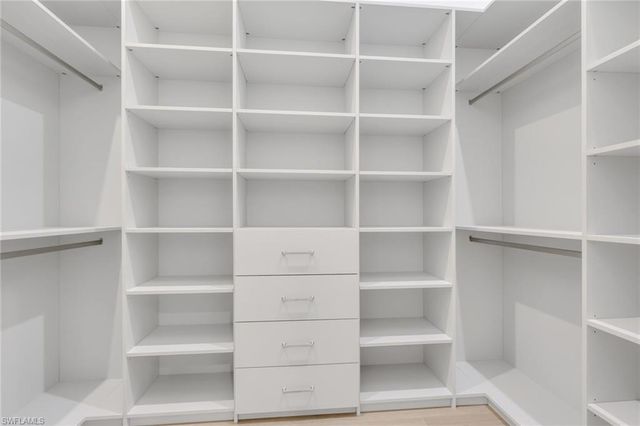 5025 Boxwood WAY, Naples, FL 34116