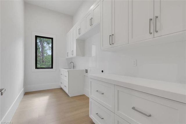 5025 Boxwood WAY, Naples, FL 34116